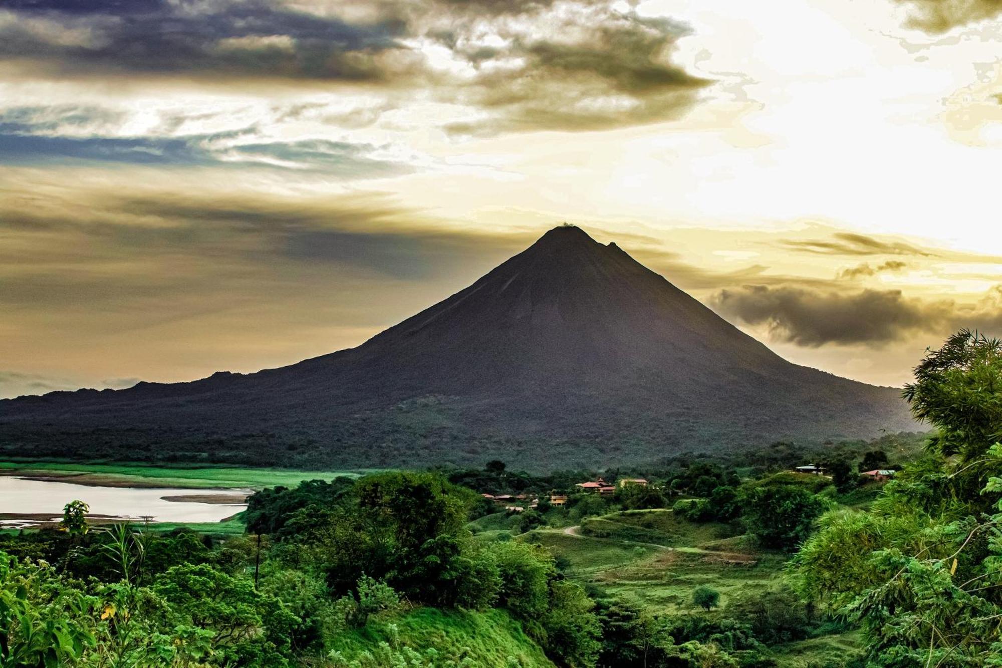 Essence Arenal Spa & Yoga El Castillo Zewnętrze zdjęcie